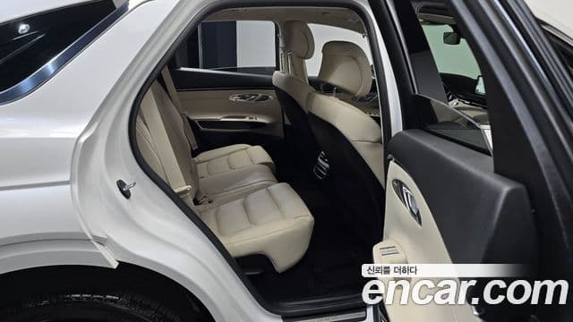 Genesis GV70, 2023 4