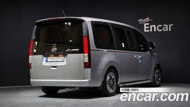 Hyundai Staria Modern, 2023 все фото