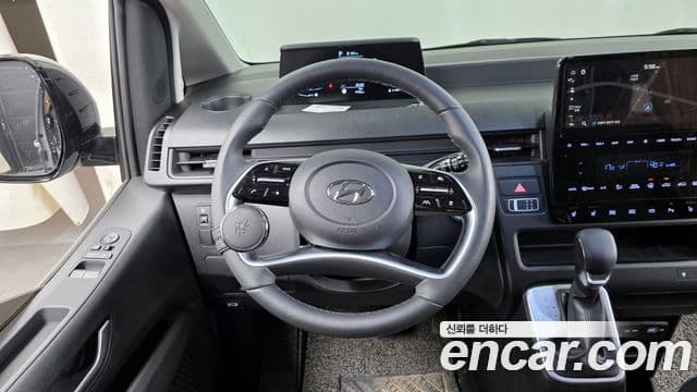 Hyundai Staria Modern, 2023 13