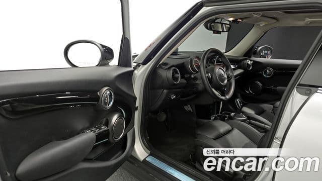 Mini Cooper 3세대, 2020 11