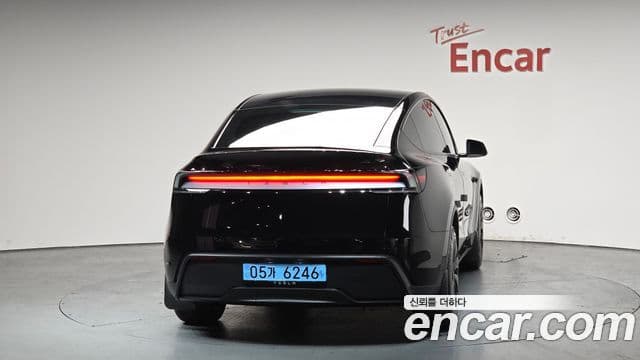 Tesla модель Y, 2025 4