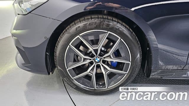 BMW 5시리즈 (G60) 520i M Sport, 2025 все фото