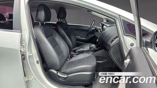 Kia K3 Trendy, 2014 10