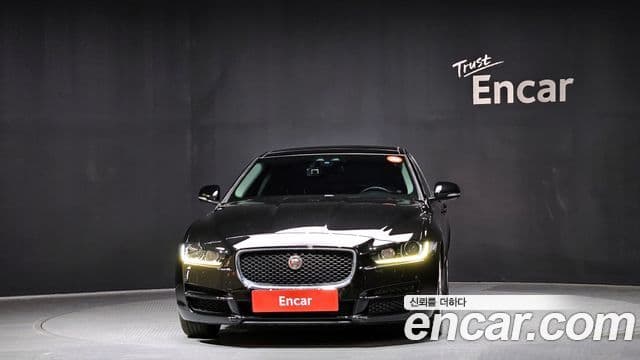 Jaguar XE Prestige, 2016 3