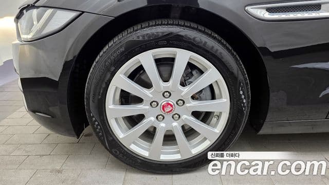 Jaguar XE Prestige, 2016 все фото