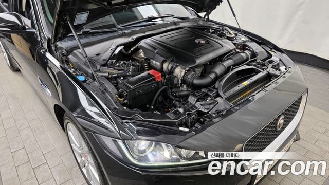 Jaguar XE Prestige, 2016 6