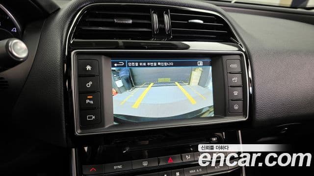 Jaguar XE Prestige, 2016 15