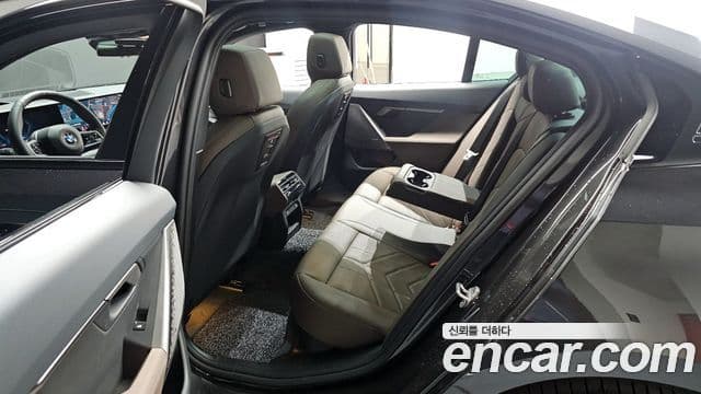 BMW 5시리즈 (G60) 520i M Sport, 2025 11