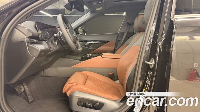 BMW 5시리즈 (G60), 2025 10