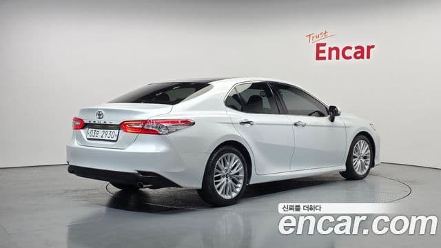 Toyota 캠리 (XV70), 2018 2