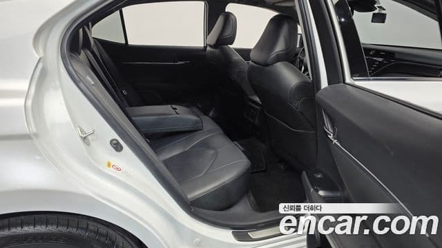 Toyota 캠리 (XV70), 2018 12