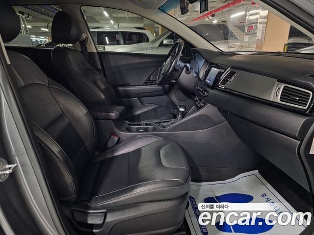 Kia Niro Prestige, 2018 11