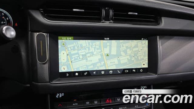 Jaguar XF (X260) 25t Portfolio, 2018 14