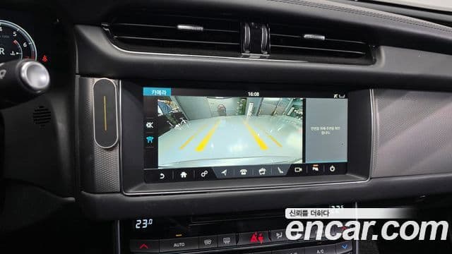 Jaguar XF (X260) 25t Portfolio, 2018 15