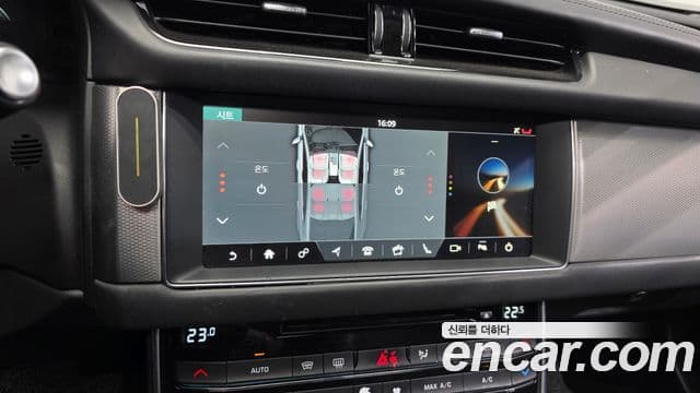 Jaguar XF (X260) 25t Portfolio, 2018 16