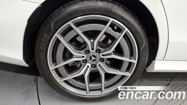 Mercedes-Benz E-класс W213 AMG Line, 2022 все фото