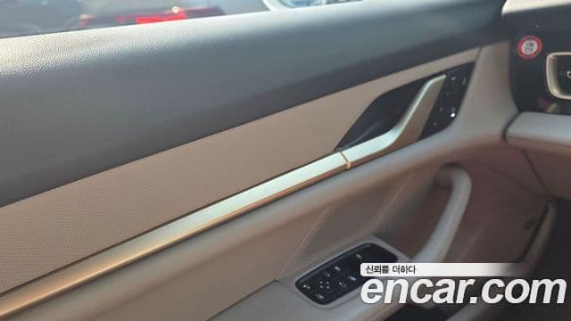 Porsche 타이칸 4S, 2025 10