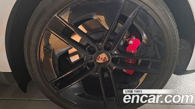 Porsche 타이칸 4S, 2025 16