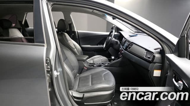 Kia Niro Prestige, 2017 10