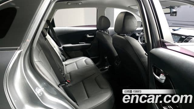 Kia Niro Prestige, 2017 12