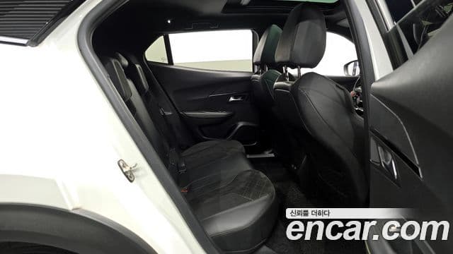 Peugeot 2008 2세대 1.5 BlueHDi GT Line, 2021 12
