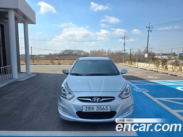 Hyundai Accent(новый кузов / новое поколение) 1.6 GDI top, 2013 3