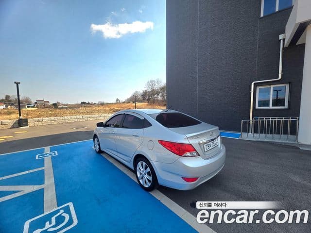 Hyundai Accent(новый кузов / новое поколение) 1.6 GDI top, 2013 6