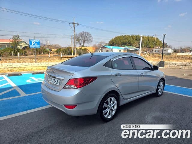 Hyundai Accent(новый кузов / новое поколение) 1.6 GDI top, 2013 7