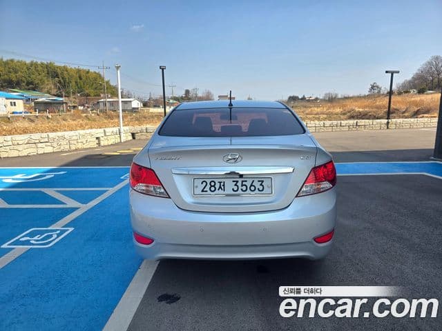 Hyundai Accent(новый кузов / новое поколение) 1.6 GDI top, 2013 8