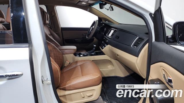 Kia The / новый New Carnival Noblesse, 2019 12