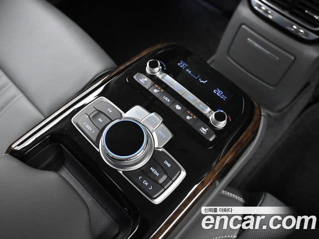 Genesis G90 Premium Luxury, 2019 16