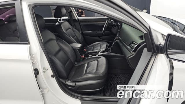 Hyundai Avante AD Special, 2016 13