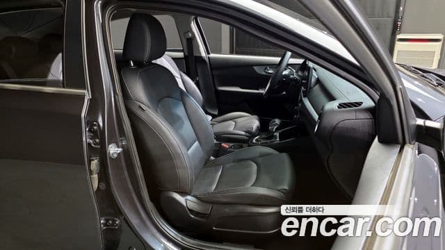 Kia The / новый New K3 2세대 Trendy, 2022 12