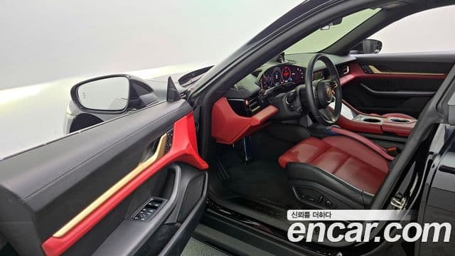 Porsche 타이칸 4S, 2025 10