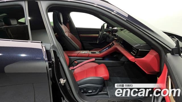 Porsche 타이칸 4S, 2025 11