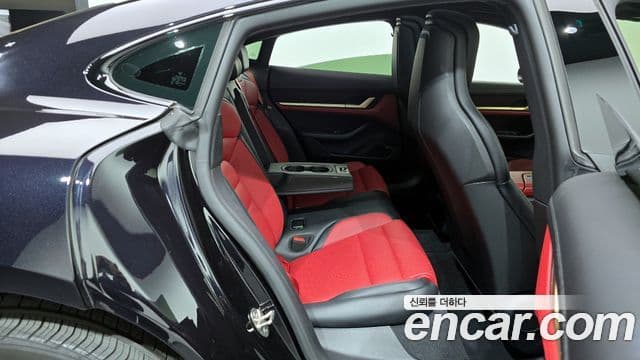 Porsche 타이칸 4S, 2025 12