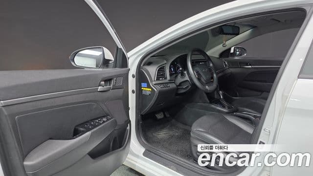 Hyundai Avante AD Special, 2018 10