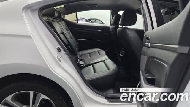 Hyundai Avante AD Special, 2018 13