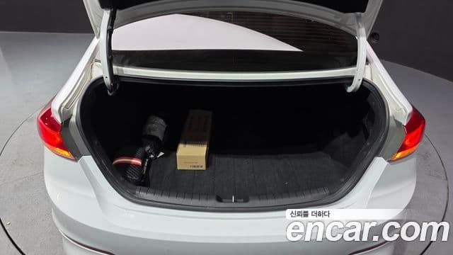 Hyundai Avante AD Special, 2018 21