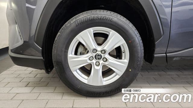 Toyota RAV4 5세대, 2021 все фото