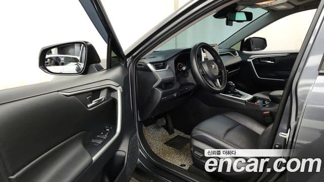 Toyota RAV4 5세대, 2021 10