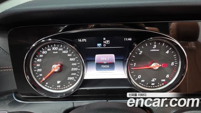 Mercedes-Benz E-класс W213 E220d кабриолет, 2018 8