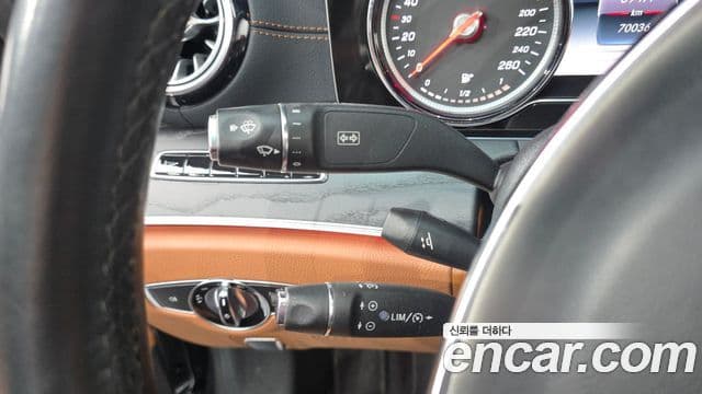 Mercedes-Benz E-класс W213 E220d кабриолет, 2018 17