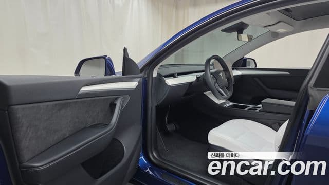 Tesla модель Y, 2023 10