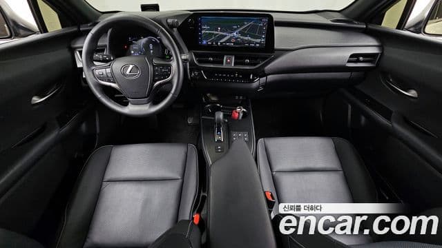 Lexus UX300h, 2025 7