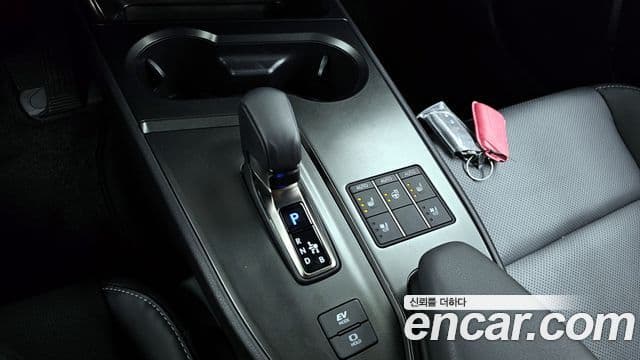 Lexus UX300h, 2025 9