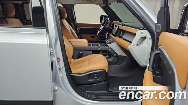 Land Rover Defender (L663) 110 D300 HSE, 2023 11