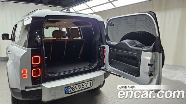 Land Rover Defender (L663) 110 D300 HSE, 2023 20