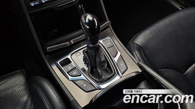 Hyundai Grandeur HG Premium, 2015 9