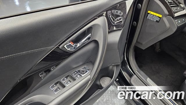 Hyundai Grandeur HG Premium, 2015 17